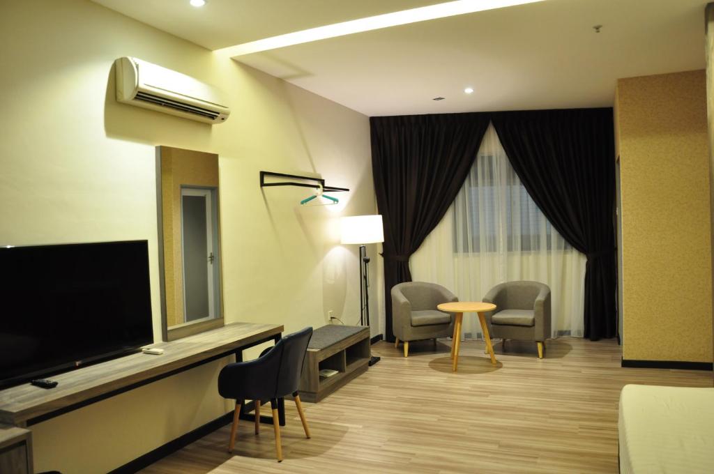 214887921 (1) 214887921 (1)